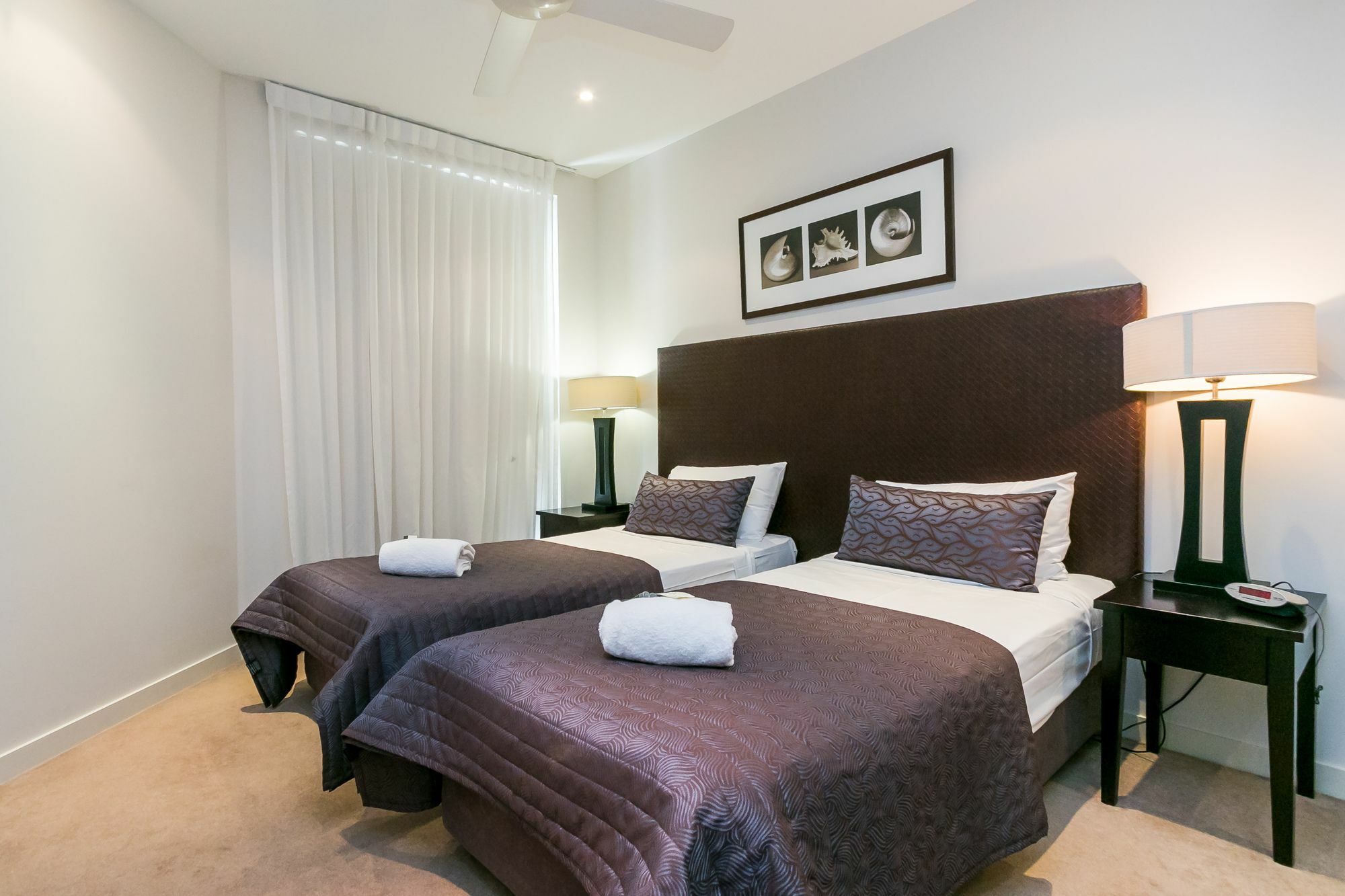 Grand Mercure Allegra Hervey Bay Exterior foto A bedroom at the Mantra on Broadbeach